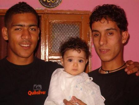 abdellah and mohamed and 3icha sghayra kijatkom 3icha zwina yak